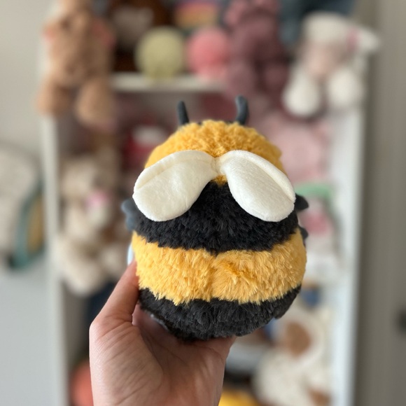 Jellycat Albee Bee - Authentic & BNWT 🐝 LAST ONE AVAILABLE - Picture 4 of 6